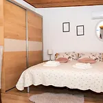 Apartment Snjezana *