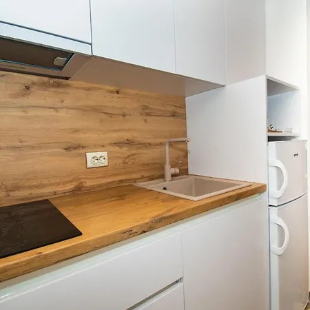 Apartment Snjezana *