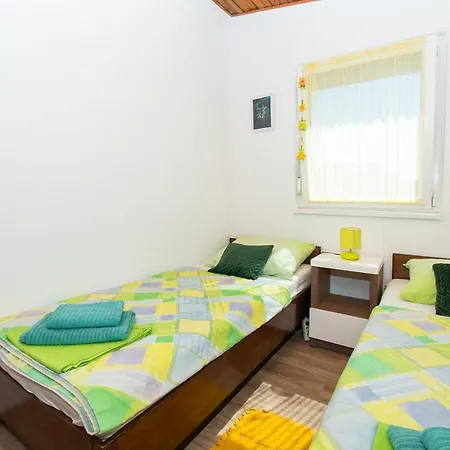 Snjezana Apartment Jezera