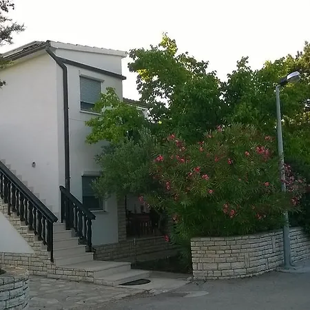 Snjezana Apartment *