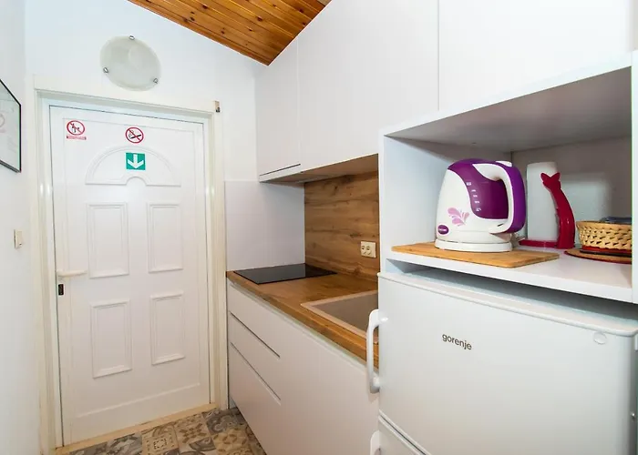 Snjezana Apartamento Jezera